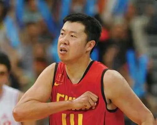 如何选择适合篮球康复训练的器材_1